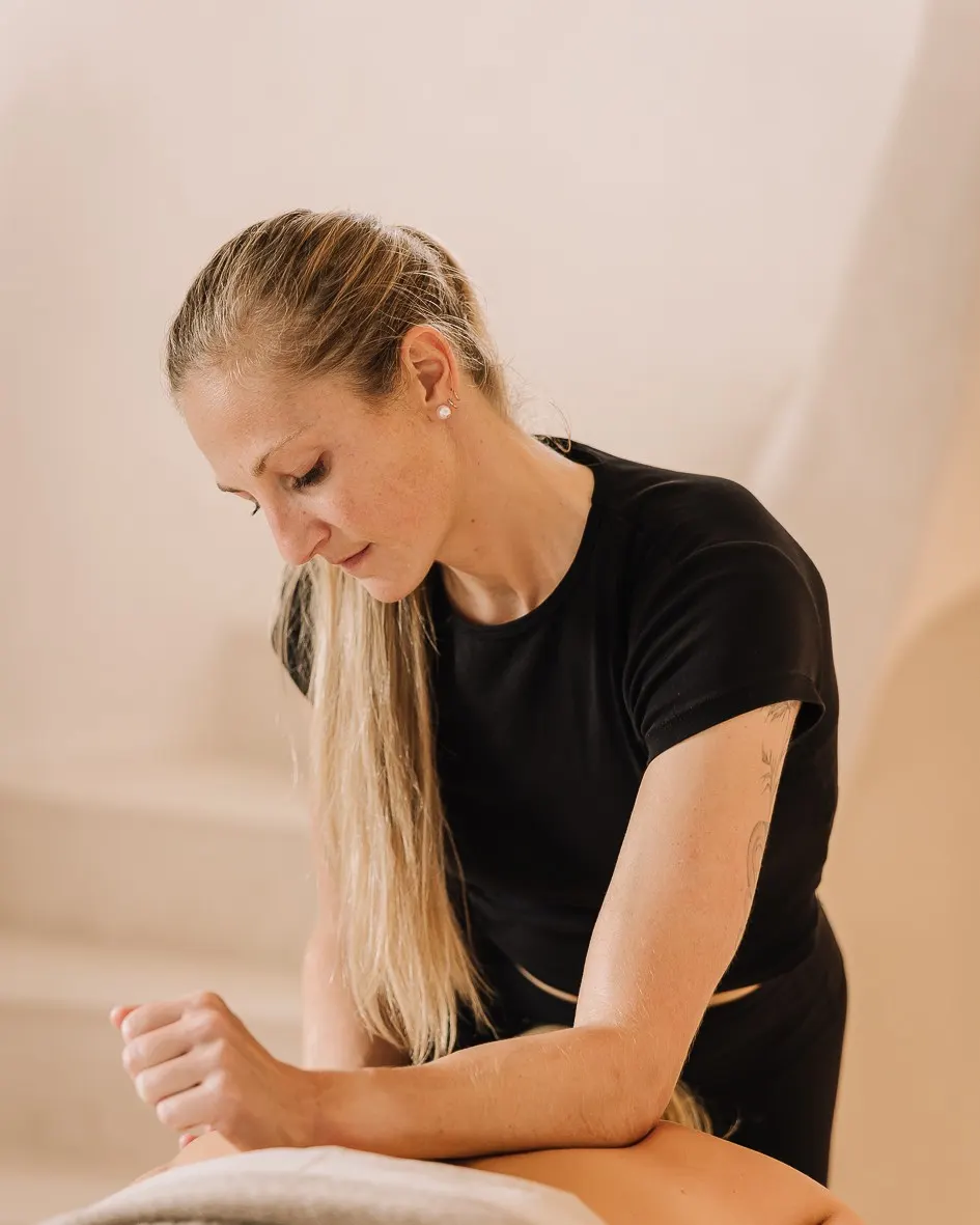 Sfeerbeeld van een Esalen massage bij Leen